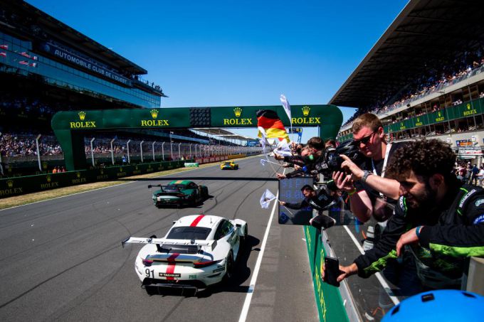 Porsche_911_RSR_Le_Mans_2022