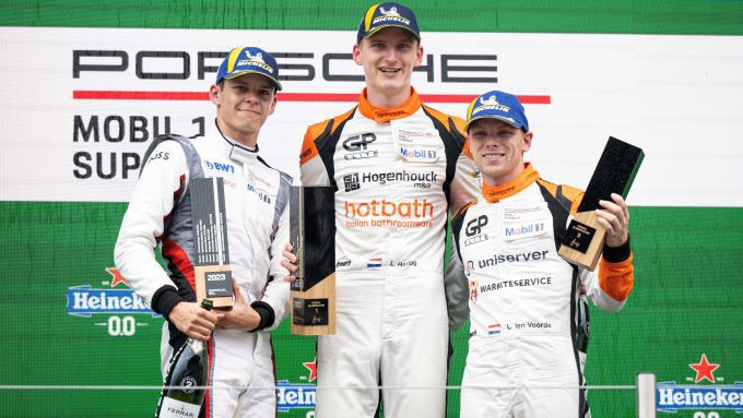 Porsche Mobil 1 Supercup Dutch GP weekend Zandvoort zondag Foto 2 Podium_zondag_Buus_Hartog_Ten_Voorde
