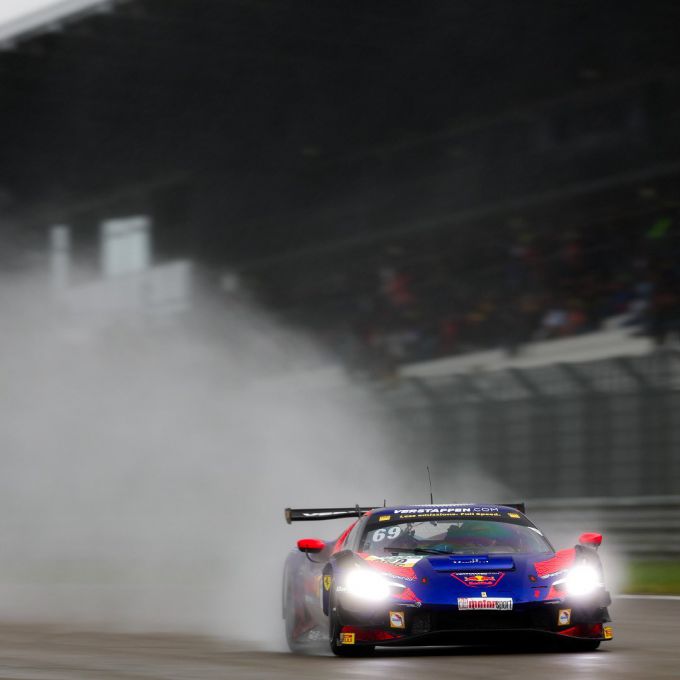 Thierry Vermeulen DTM Nürburgring Ferrari 296 GT3 Emil Frey 15 plaatsen vooruit zondag dag 2