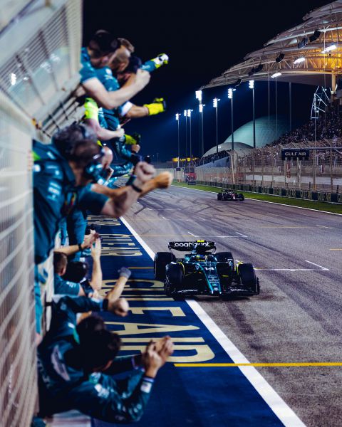 Fernando Alonso F1 Aston Martin Foto 3