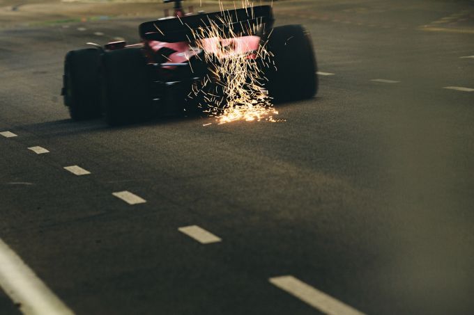 Ferrari F1 GP Singapore 2023 foto 3 vonkenregen