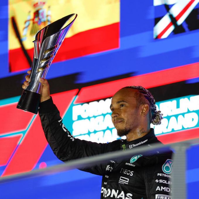 Mercedes_Lewis_Hamilton_P3_podium_Singapore foto 1