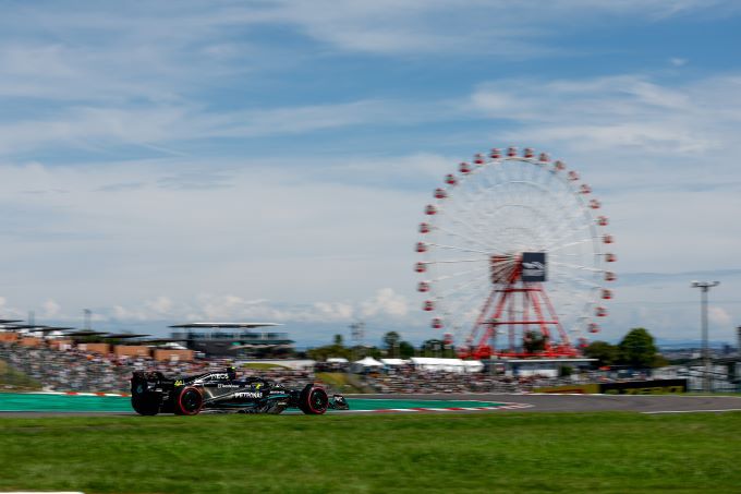 Mercedes_Lewis_Hamilton_Suzuka_actie reuzenrad