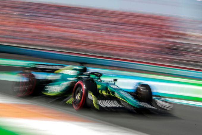Aston_Martin_Lance_Stroll_actie_track