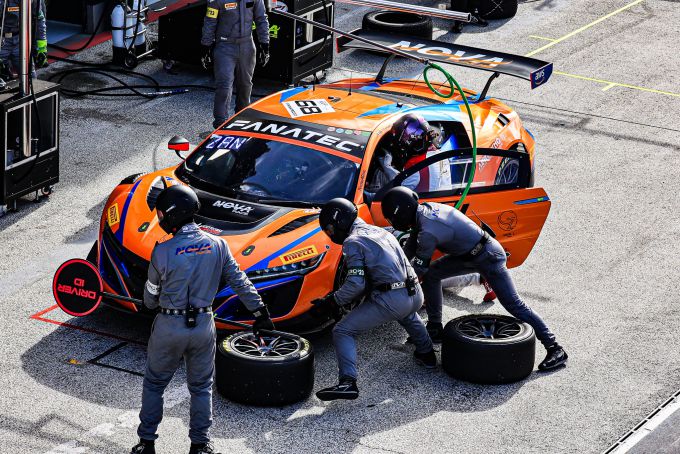 Fanatec GT World GT Championship EU powered by AWS Sprint Cup Round 10<br />
Circuit Zandvoort Foto Nr10