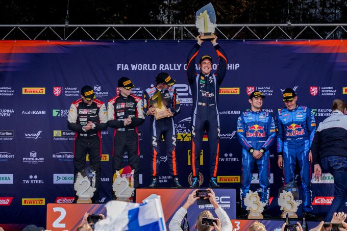 Central European Rally Thierry_Neuville_winnaar_CER podium