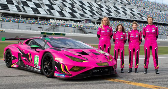 Negen dames 24H Daytona 2024 Rahel Frey/Sarah Bovy/Doriane Pin/Michelle Gatting