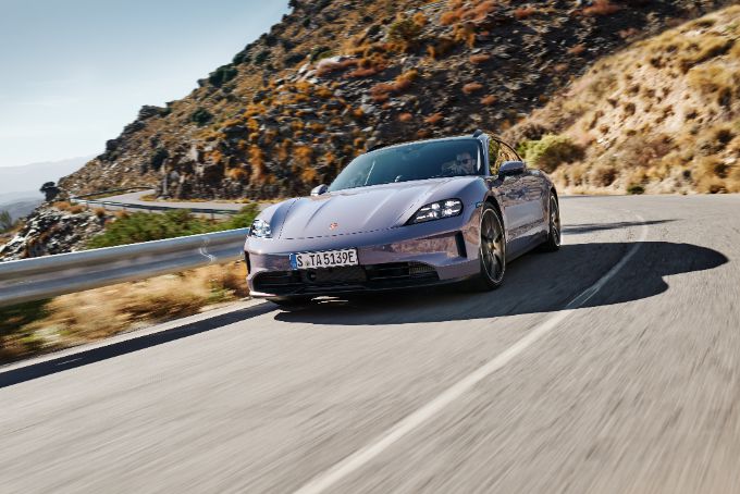 Nieuwe Porsche Taycan foto 4