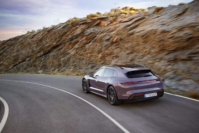 Nieuwe Porsche Taycan foto 10
