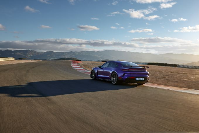 Porsche Taycan Turbo GT foto 12