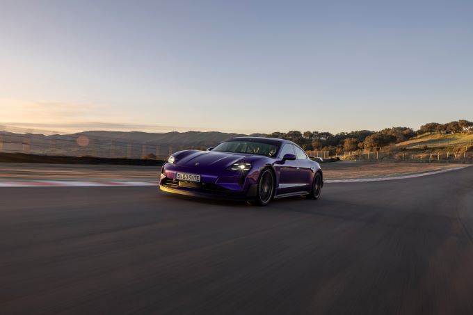 Porsche Taycan Turbo GT foto 13