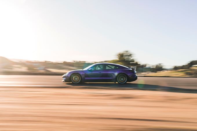 Porsche Taycan Turbo GT foto 15