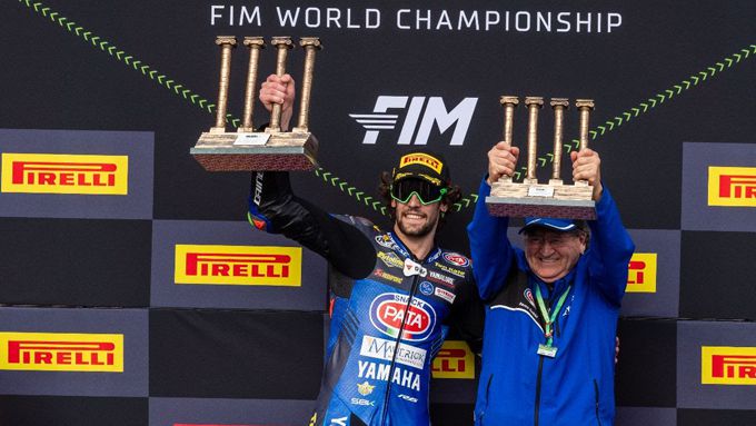 Manzi bezorgt Pata Yamaha Ten Kate Racing