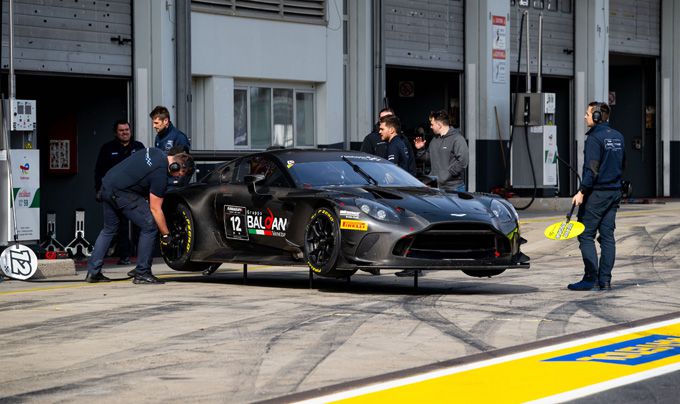 Aston Martin Comtoyou Racing