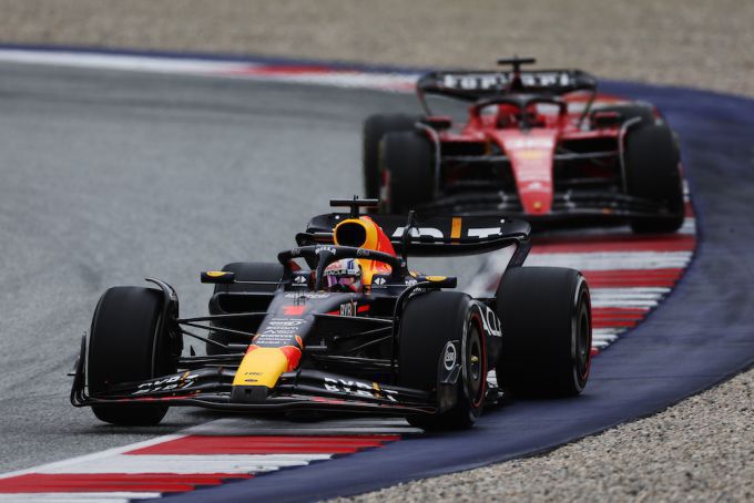 Red_Bull_voor_Ferrari_Verstappen