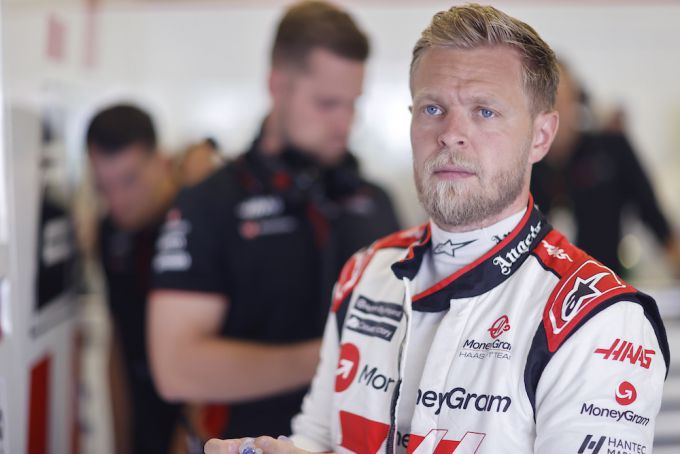 Kevin Magnussens 'hersencellen' in twijfel getrokken en Haas is verteld om 'bokshandschoenen' mee te nemen