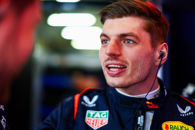 Toto Wolff in vuurlinie Red Bull na publiekelijk het hof maken van Max Verstappen