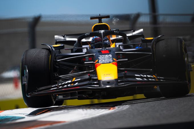 De messen worden geslepen voor Imola: updates voor de Ferrari SF-24 en de Red Bull RB20!