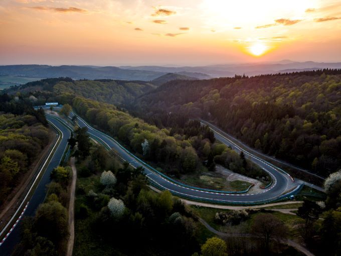 52e 24 uursrace op de Nürburgring-Nordschleife 2024 Foto 2 zonsondergang
