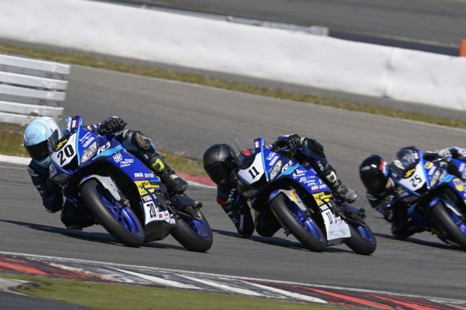 Yamaha R3