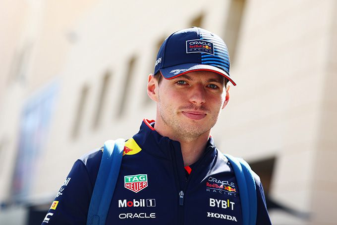 Max Verstappen naar Mercedes 'echt complex' - Martin Brundle: "Heeft Team Verstappen een exit-kaart?"