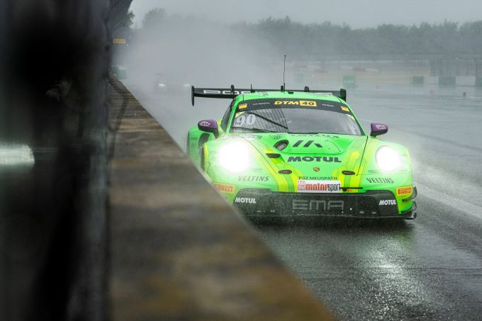DTM Lausitzring Ayhancan Guven was de snelste in de regen