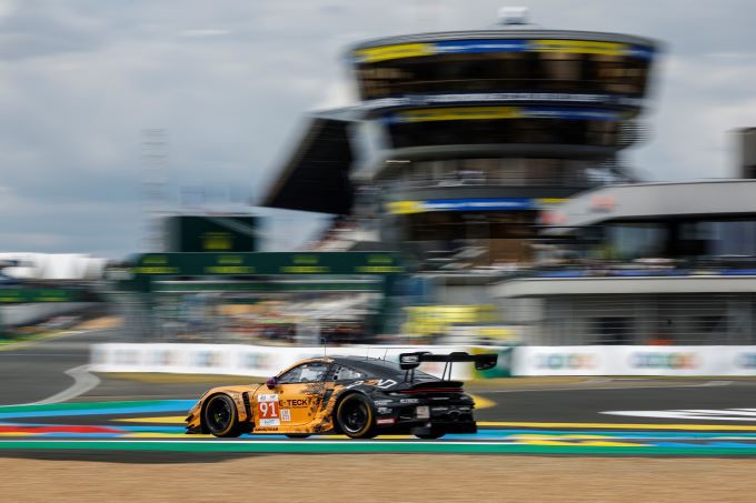 24 Uur Le Mans 2024 Morris Schuring rookie winnaar LMGT3 Porsche 911 GT3 R Foto 5