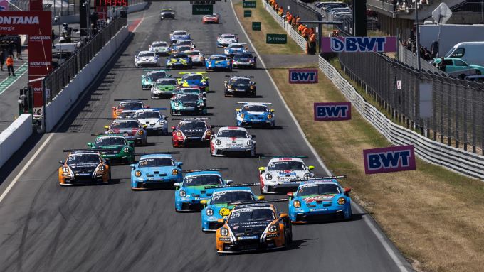 FOTO'S - Thuisrace in Zandvoort voor de Nederlanders in de Porsche Sixt Carrera Cup Deutschland