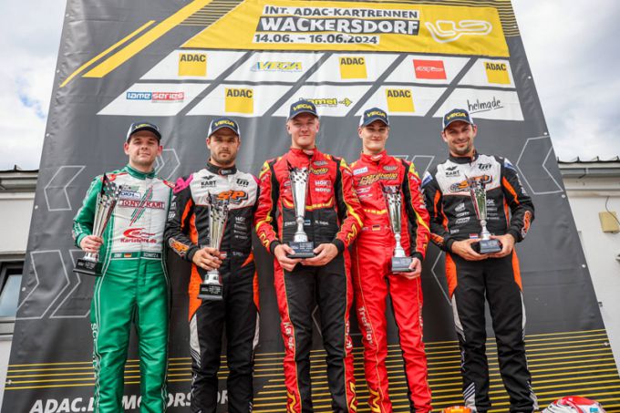 podium DKM met Stan en Jorrit Pex op podium
