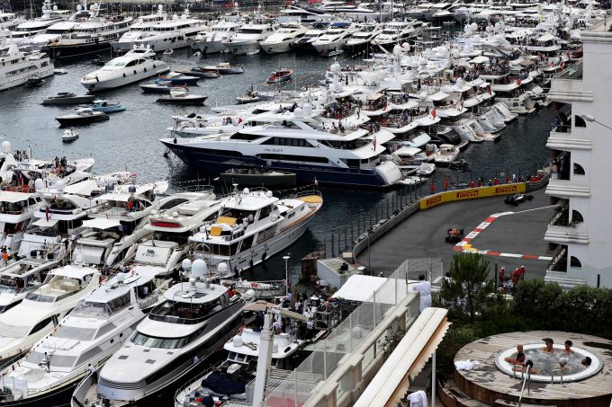 Lewis Hamilton wil stratencircuits behouden: “Voor de rijders is het te gek”