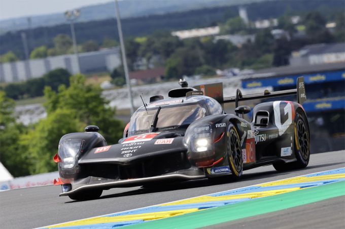 Frustrerende kwalificatie voor Toyota in Le Mans: auto nummer 7 van Nyck de Vries, Kobayashi en López naar achteren gezet
