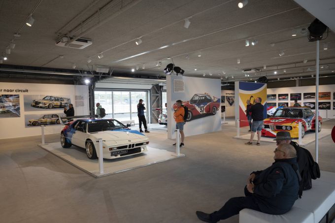 BMW Art Cars Gallery in het nieuwe pitgebouw van Circuit Zandvoort tijdens de Historic Grand Prix