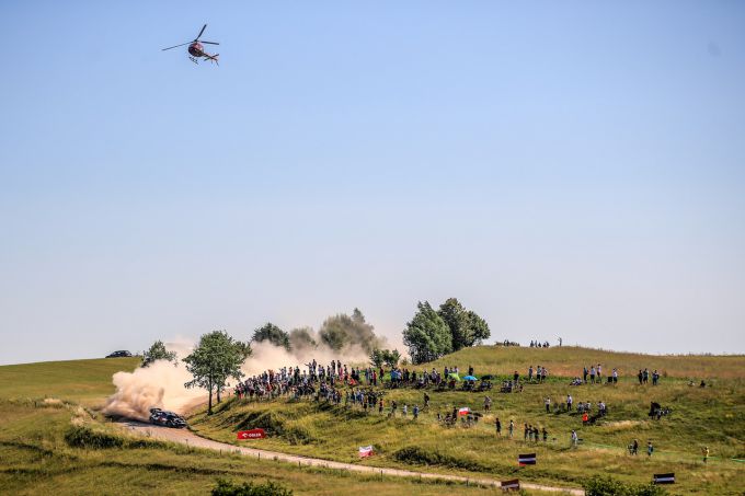 ORLEN 80e Rally van Polen Toyota_helicopter