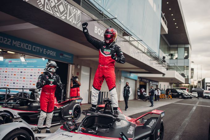 Porsche Formule E wereldkampioen 2023-2024 Foto 19