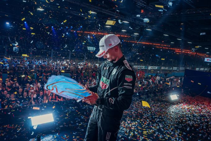 Porsche Formule E wereldkampioen 2023-2024 Foto 23