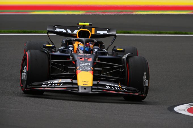 Grand Prix Spa-Francorchamps 2024 Foto 2 Sergio Perez op P2