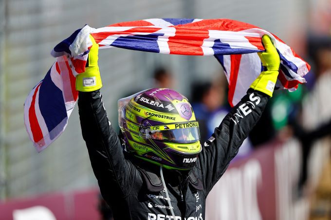 Lewis Hamilton F1 Mercedes winnaar GP Groot-Brittannie 2024 Foto 3