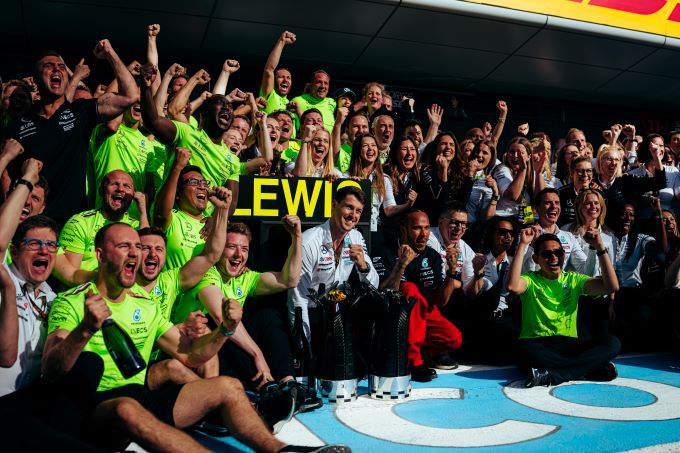 Lewis Hamilton F1 Mercedes winnaar GP Groot-Brittannie 2024 Foto 7