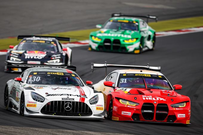 DTM-race Race 10-2024 Nürburgring Foto 2 hoofdrolspelers Sheldon vd Linde Maro Engel Marco Wittmann Kelvin vd Linde