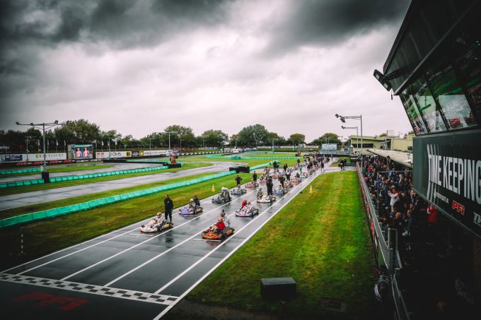 Drama's in de laatste ronde, maar Ethan Jeff-Hall (OK) en Kenzo Craigie (OK-Junior) gekroond tot FIA Karting Wereldkampioenen