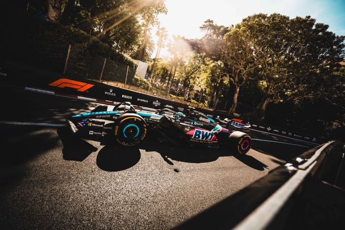 Alpine F1 team met Renault power unit uit Viry-Châtillon Foto 2
