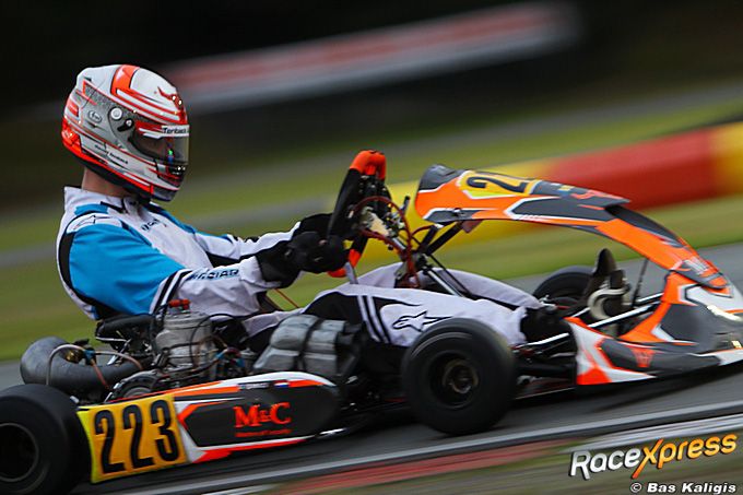 Daniël Tenback vecht zich na indrukwekkende inhaalrace naar podium in NK KZ2: