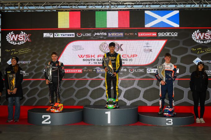 De winnaars van de openingsronde van de WSK Final Cup in Lonato OK podium