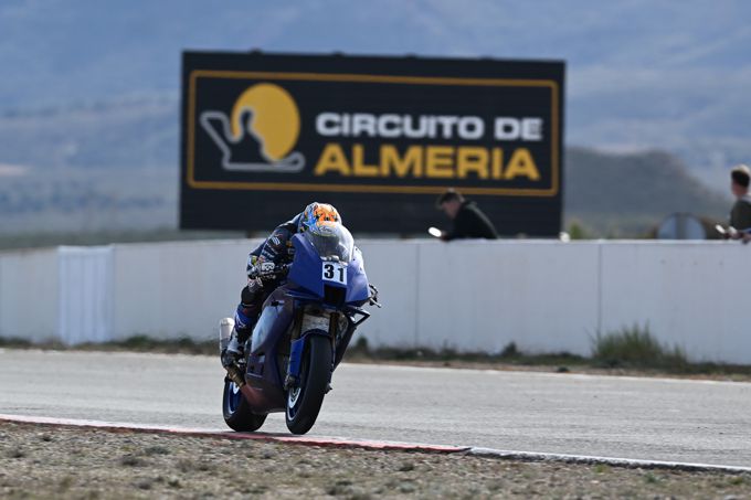 Pata Yamaha Ten Kate Racing werkt positieve testdagen af met Yamaha YZF-R9 op Andalucía en Almería
