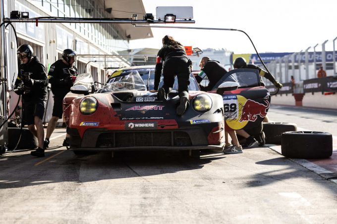 24H Dubai 2025 Porsche 911 GT3 R Proton Huber Competition Kalle Rovanperä Foto 4 pitstop