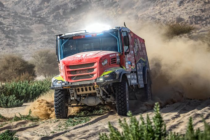 Team de Rooy FPT wint en scoort daverende 1-2 in derde etappe Dakar Rally 2025