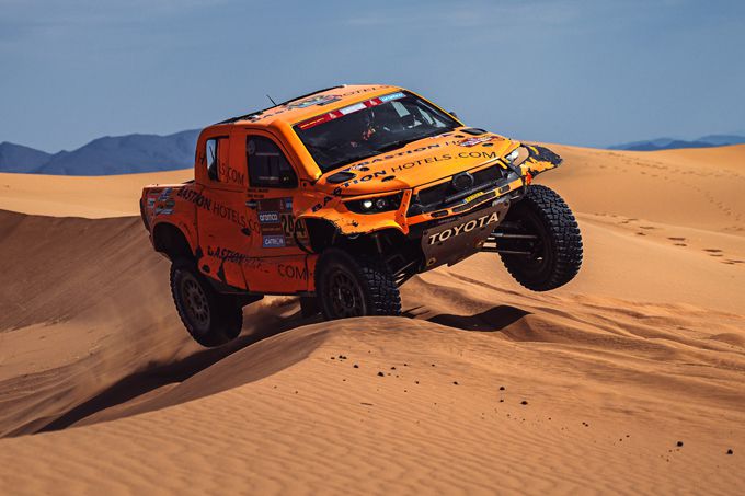 Maik Willems bedwingt de hoogste duinen in de Dakar Rally: "Behoorlijke joekels"