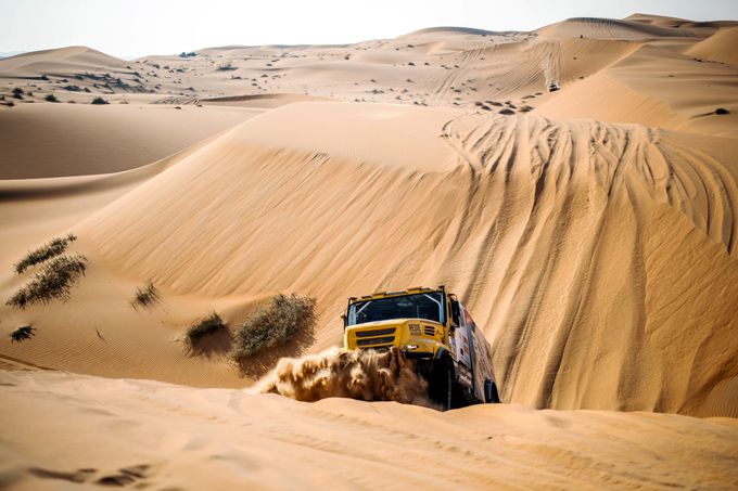 Team de Rooy kan net niet stunten in race om tweede plaats Dakar Rally 2025