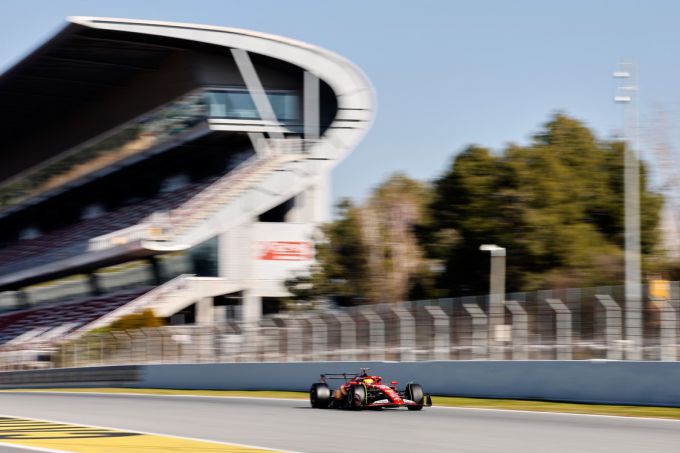Pirelli F1 bandentests Barcelona Foto 2 Ferrari on track