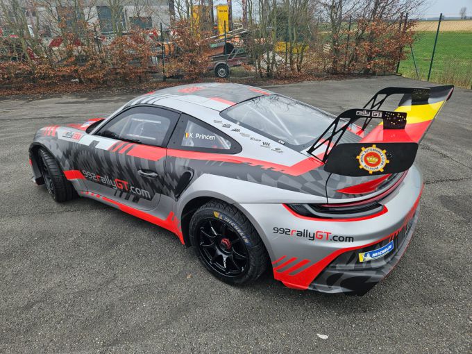 Porsche 992 Rally GT